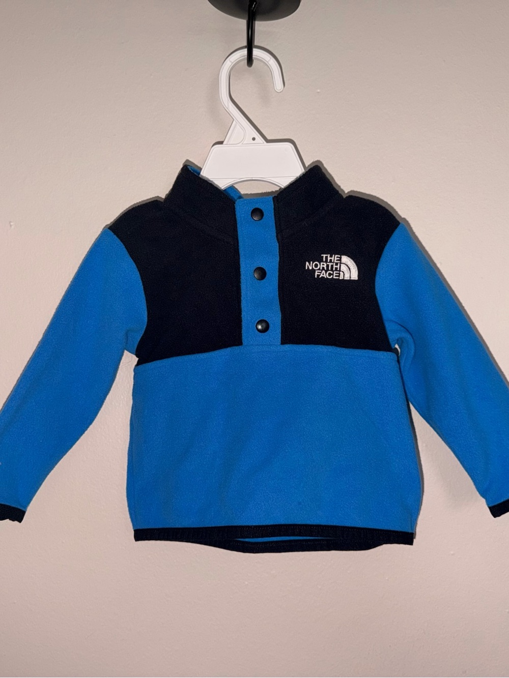 The North Face Kids Blue and Black Snap Fleece Pullover